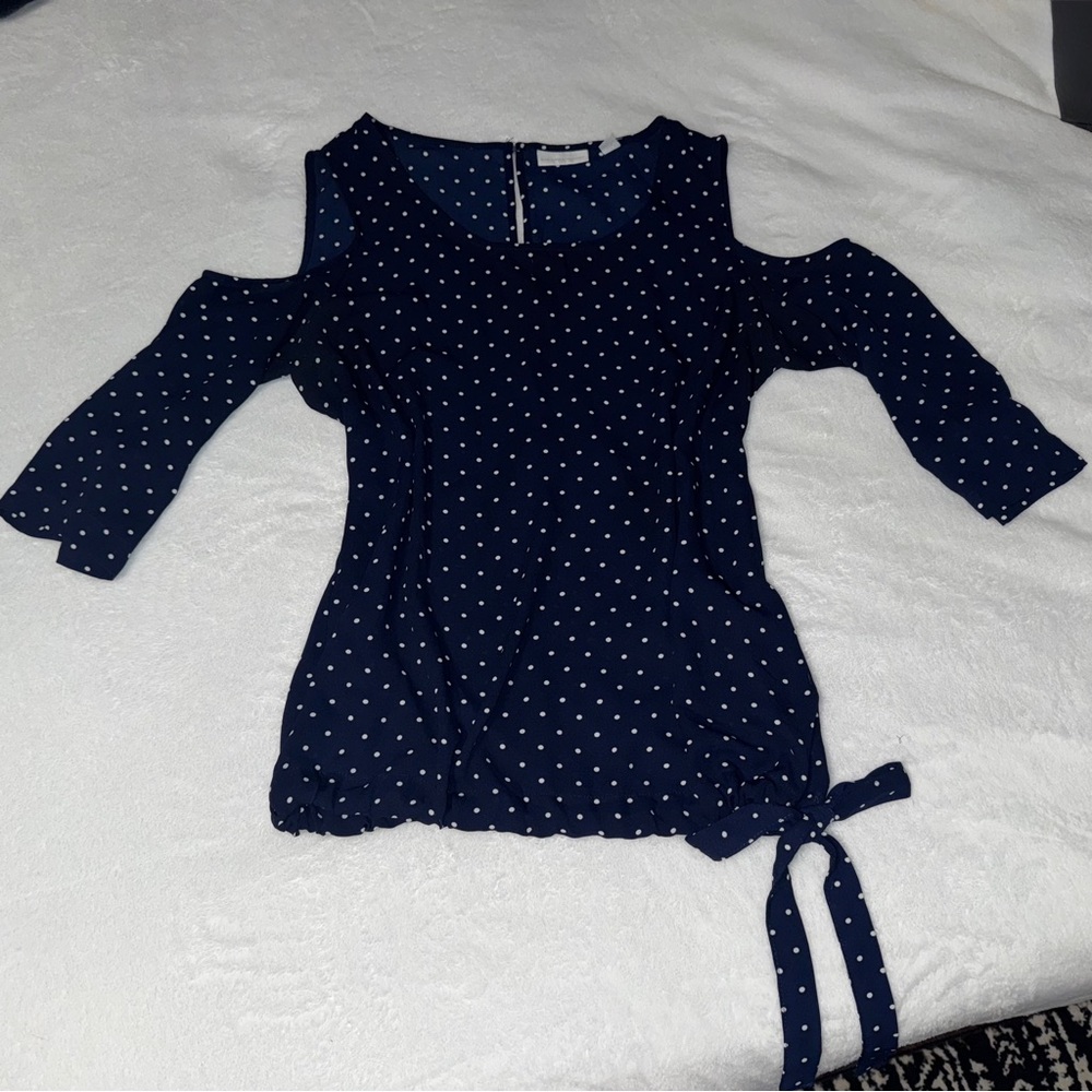 New York & Company navy with white polka dots cold shoulder blouse Size S